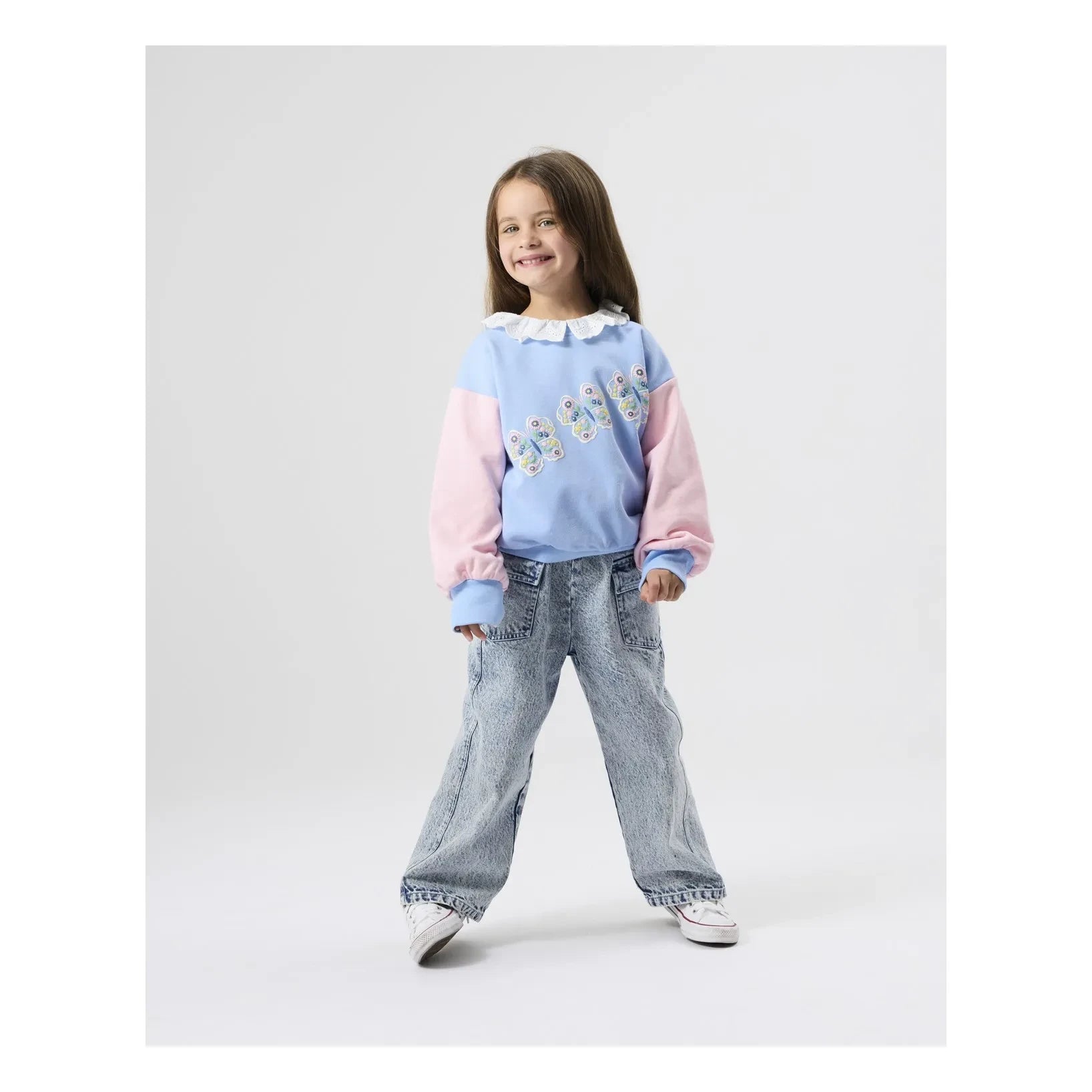 Goldie + Ace - Oversized Schmetterling-Sweatshirt | Blau
