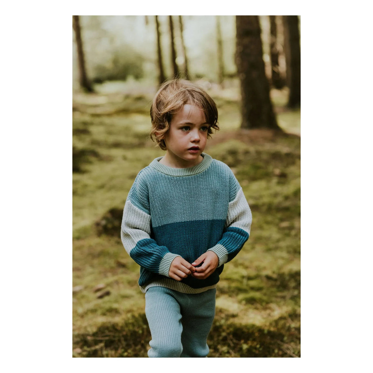 Yuki - Colorblock Bio-Baumwollpullover | Blau