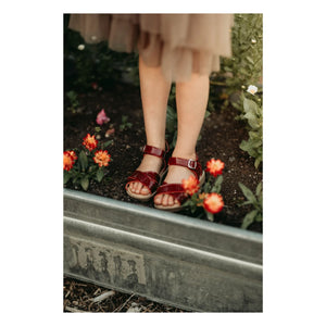 Petit Nord - Scallop Flower Sandalen | Kirschrot