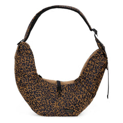 Caramel & Cie - Promenade Crossbody-Tasche mit Leoparden-Hundemotiv | Braun