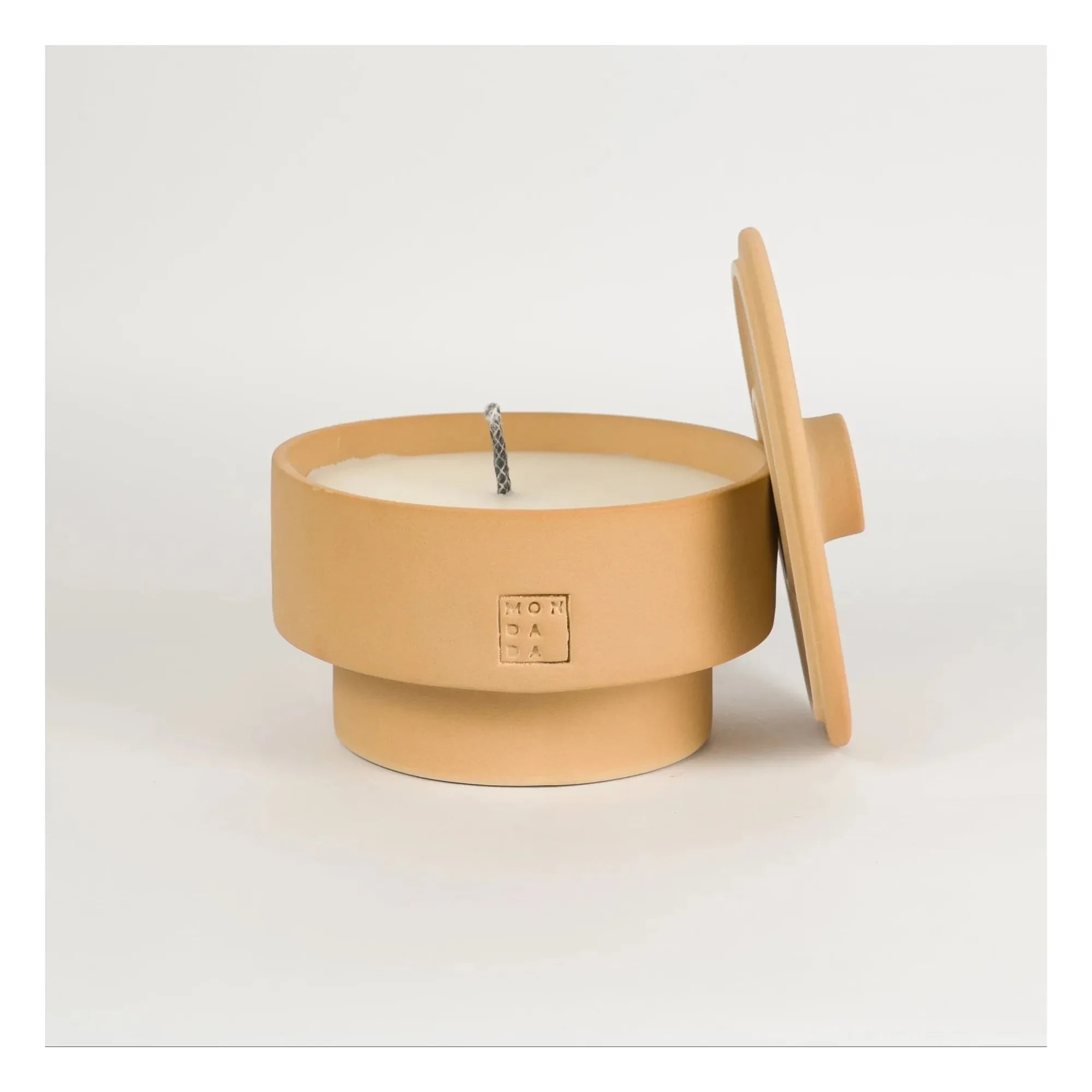 Mon Dada - Outdoor Kerze mit Deckel, neutraler Duft June Ibiza Two | Terrakotta