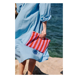Rose in April - Lili gestreifte Clutch | Rosa