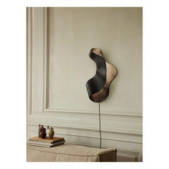 Ferm Living - Oyster Wandleuchte aus recyceltem Aluminium | Schwarz