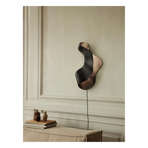 Ferm Living - Oyster Wandleuchte aus recyceltem Aluminium | Schwarz