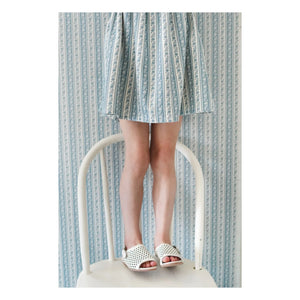 Soor Ploom - Eloise Gestreiftes Latzkleid aus Bio-Baumwolle | Ecru