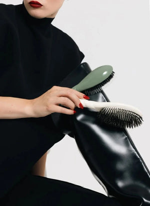 La Bonne Brosse - Die Unentbehrliche Haarbürste Nr. 02 - Pflege und Entwirrung | Mandelgrün