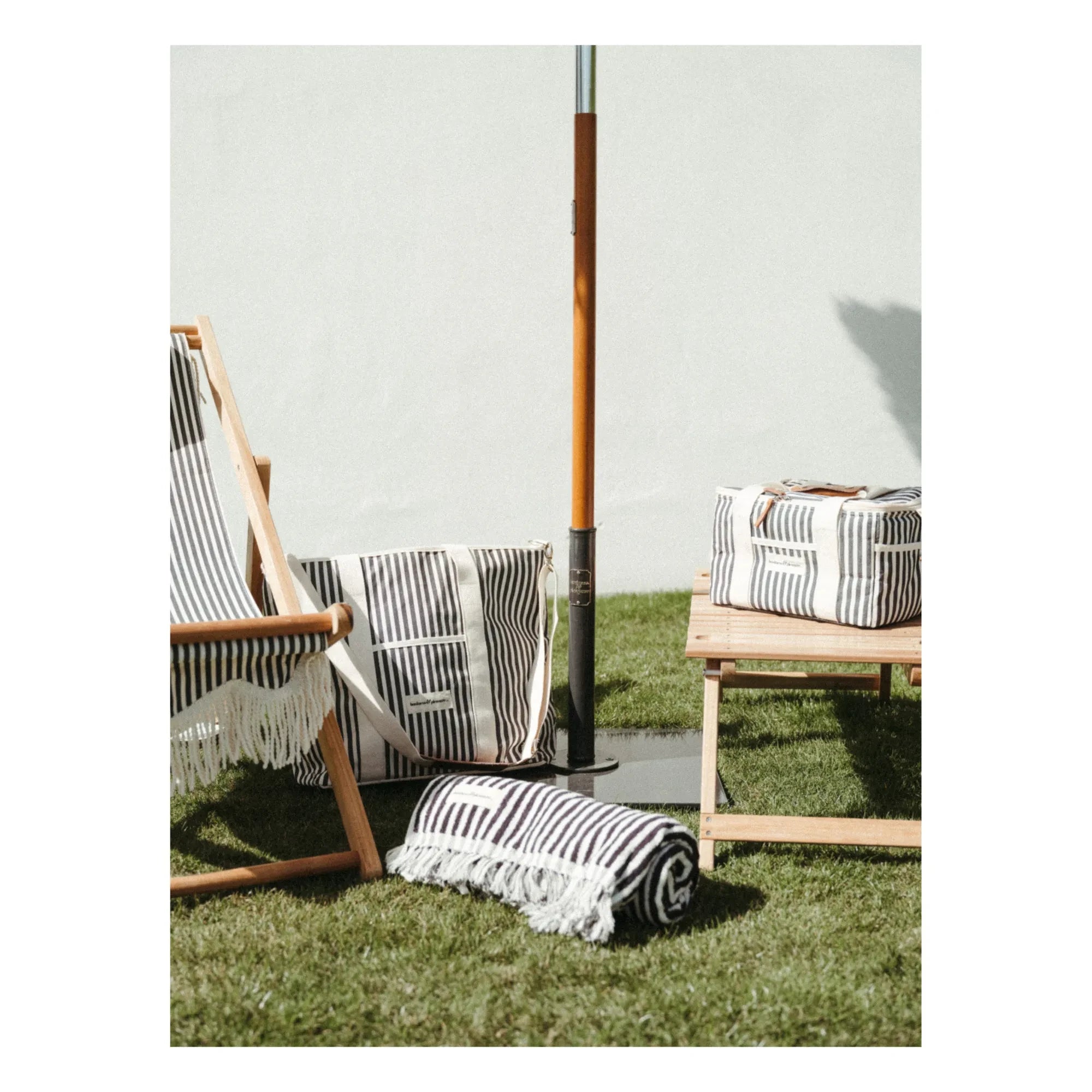 Business & Pleasure Co. - Schwarzer Regenschirmständer