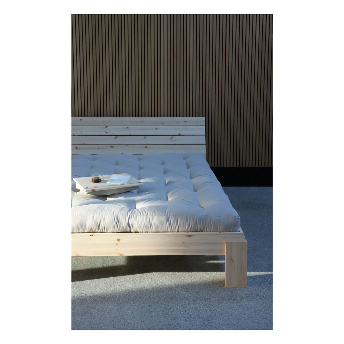 Karup Design - Holzbett mit dem Titel Layers