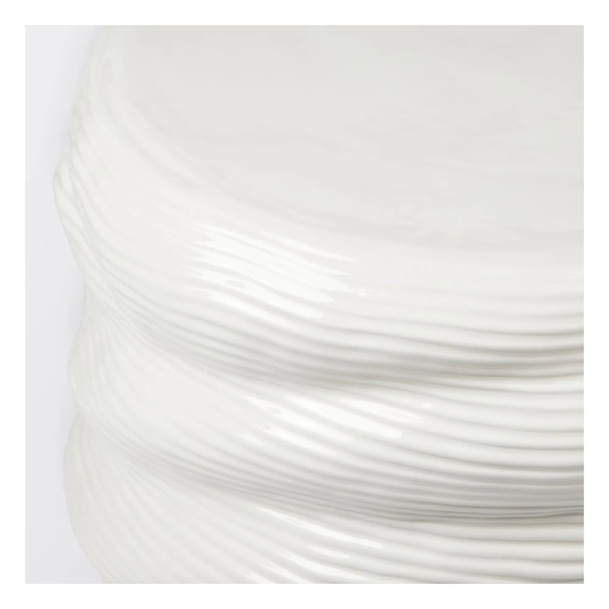 Broste Copenhagen - Earthernware Steingut Beistelltisch | Creme