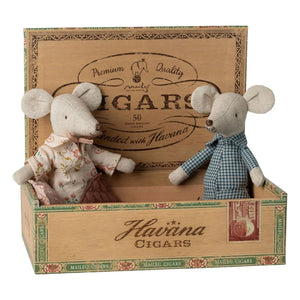Maileg - Oma und Opa Maus in der Zigarrenkiste
