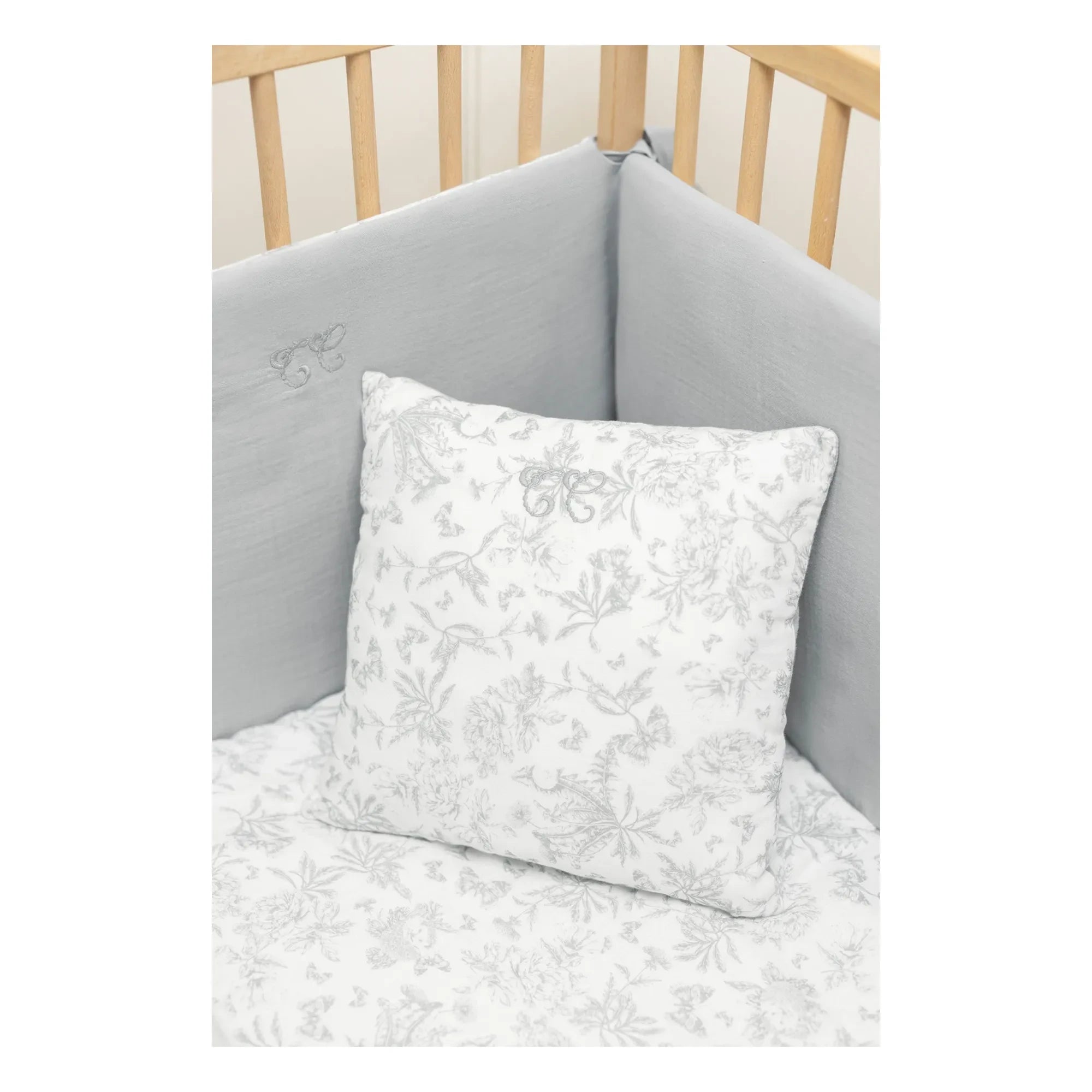 Tartine et Chocolat - Toile de Jouy Kissen | Grau