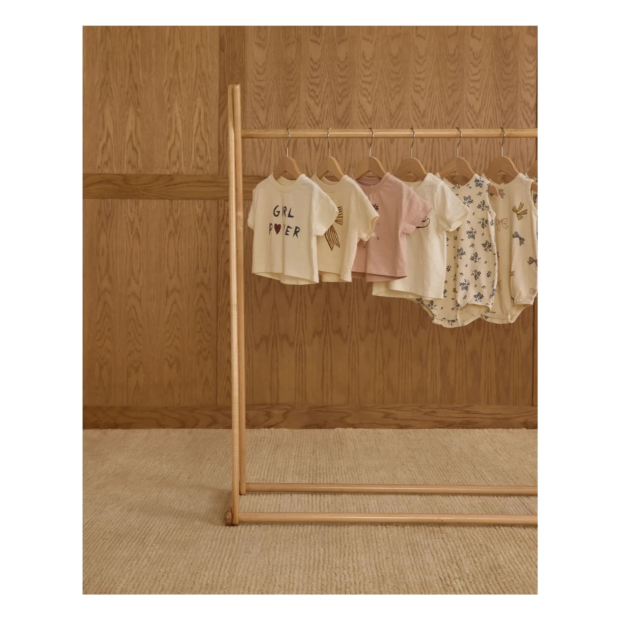 Rylee + Cru - Quadratisch geschnittenes Schleifen-T-Shirt | Ecru