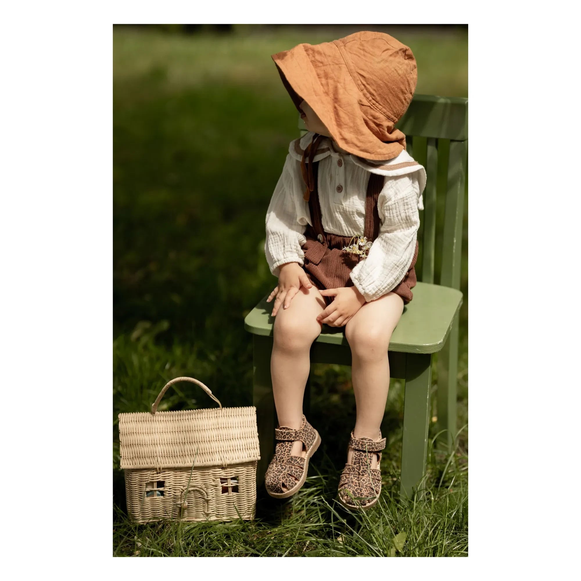 Petit Nord – Klassische Leoparden-Sandalen mit Riemen | Braun