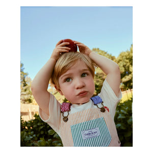 Goldie + Ace – Gestreifter Patchwork-Kurzstrampler | Rot
