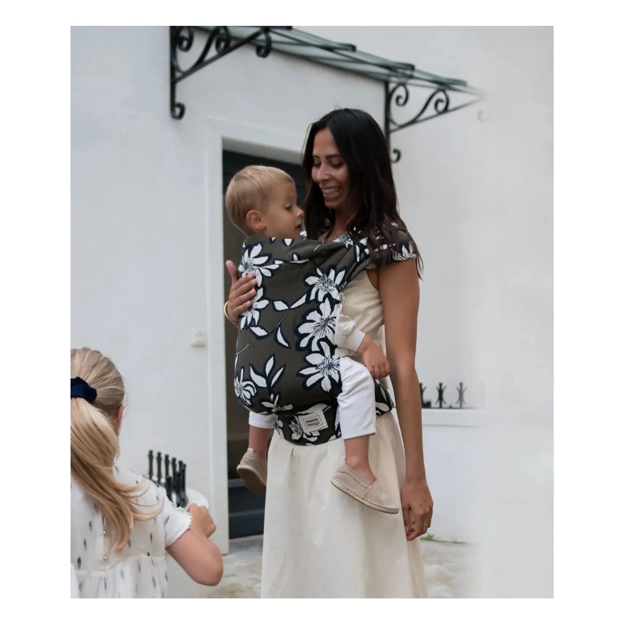 Mama Hangs - Babytrage Carry & Bloom | Khaki