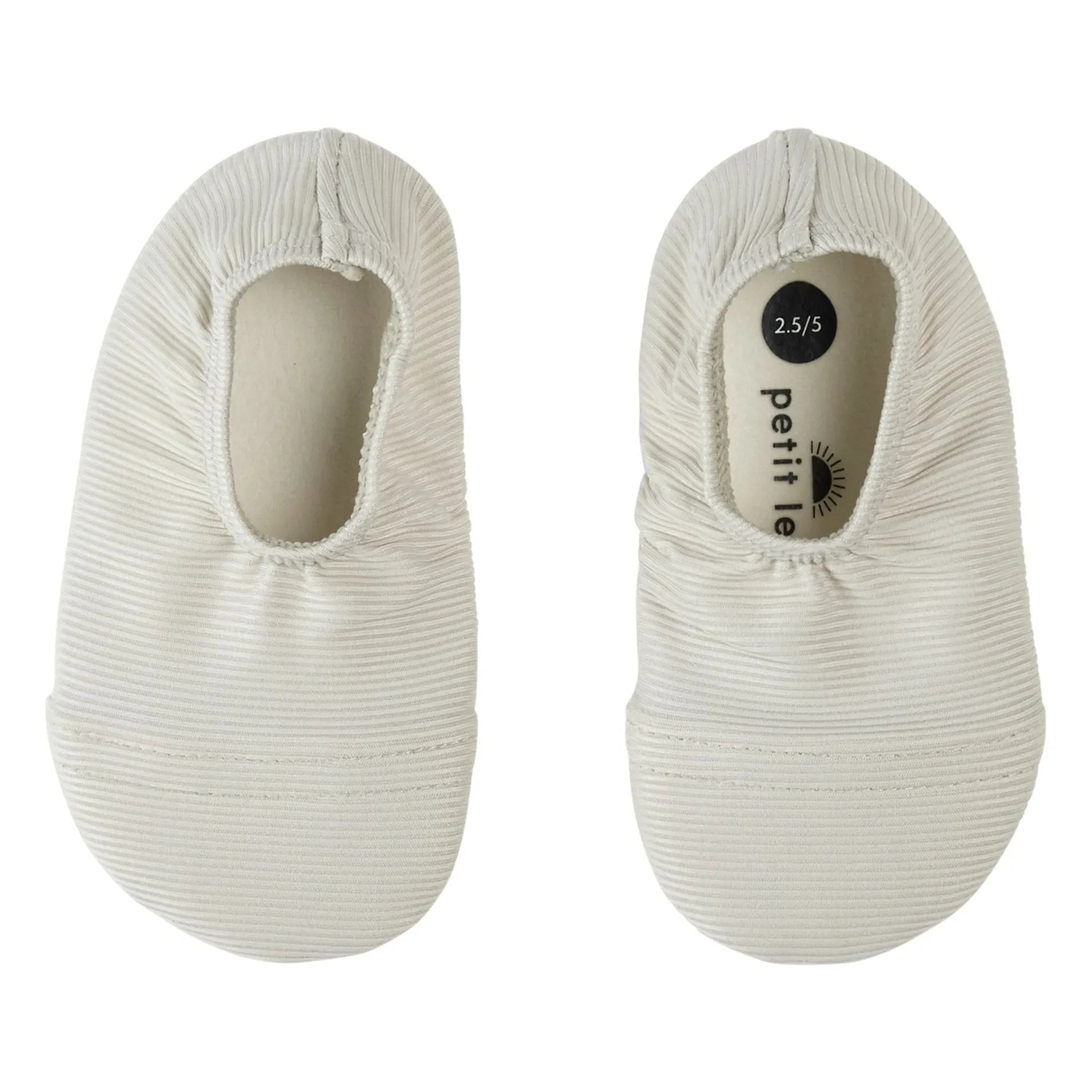 Petit Lem - Strukturierte Badeschuhe aus recycelter Faser mit UV-Schutz | Hellgrau