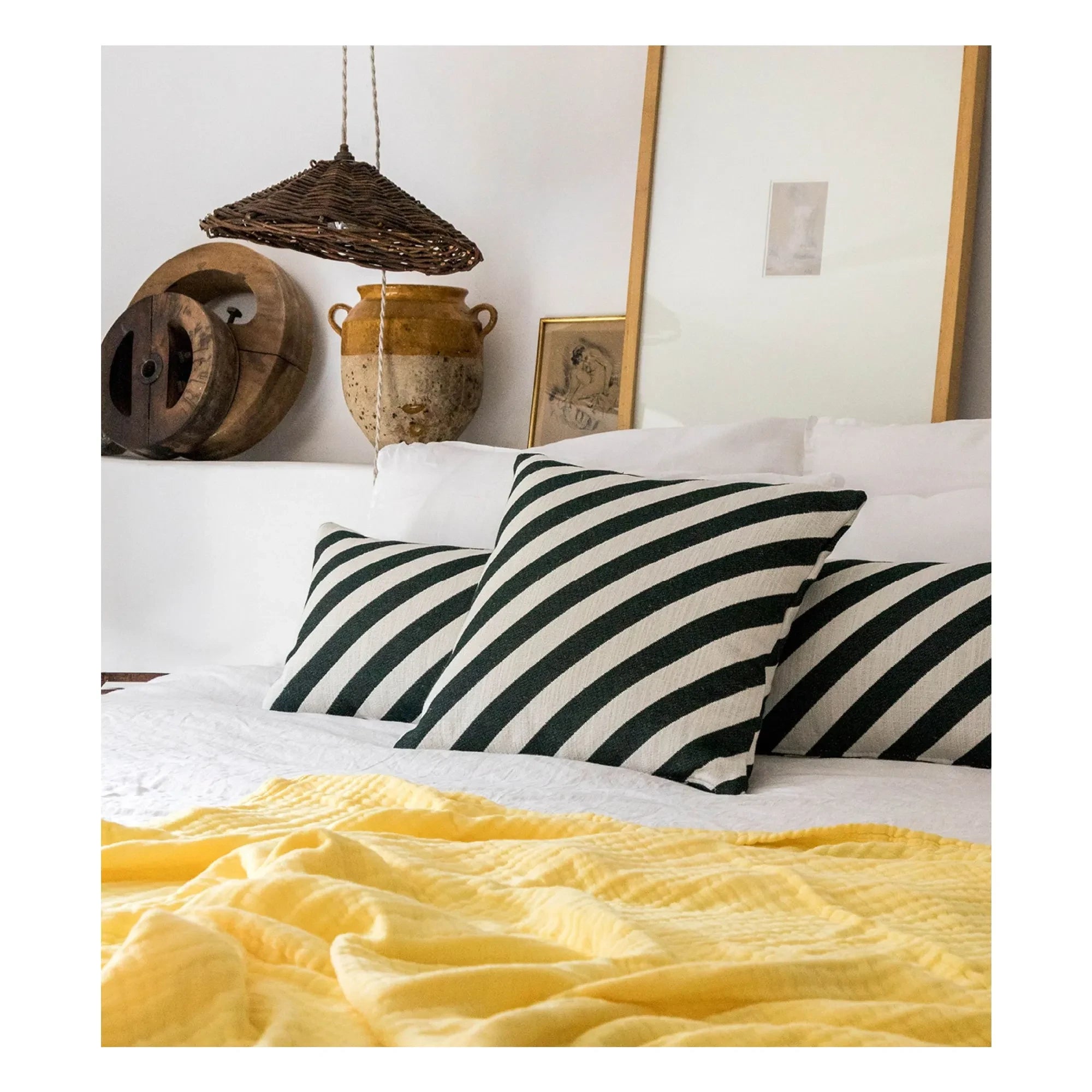 The Socialite Family - Carino Gestreiftes Jacquard-Kissen | Dunkelgrün