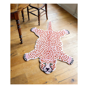 Doing Goods – Leoparden Teppich | Rosa