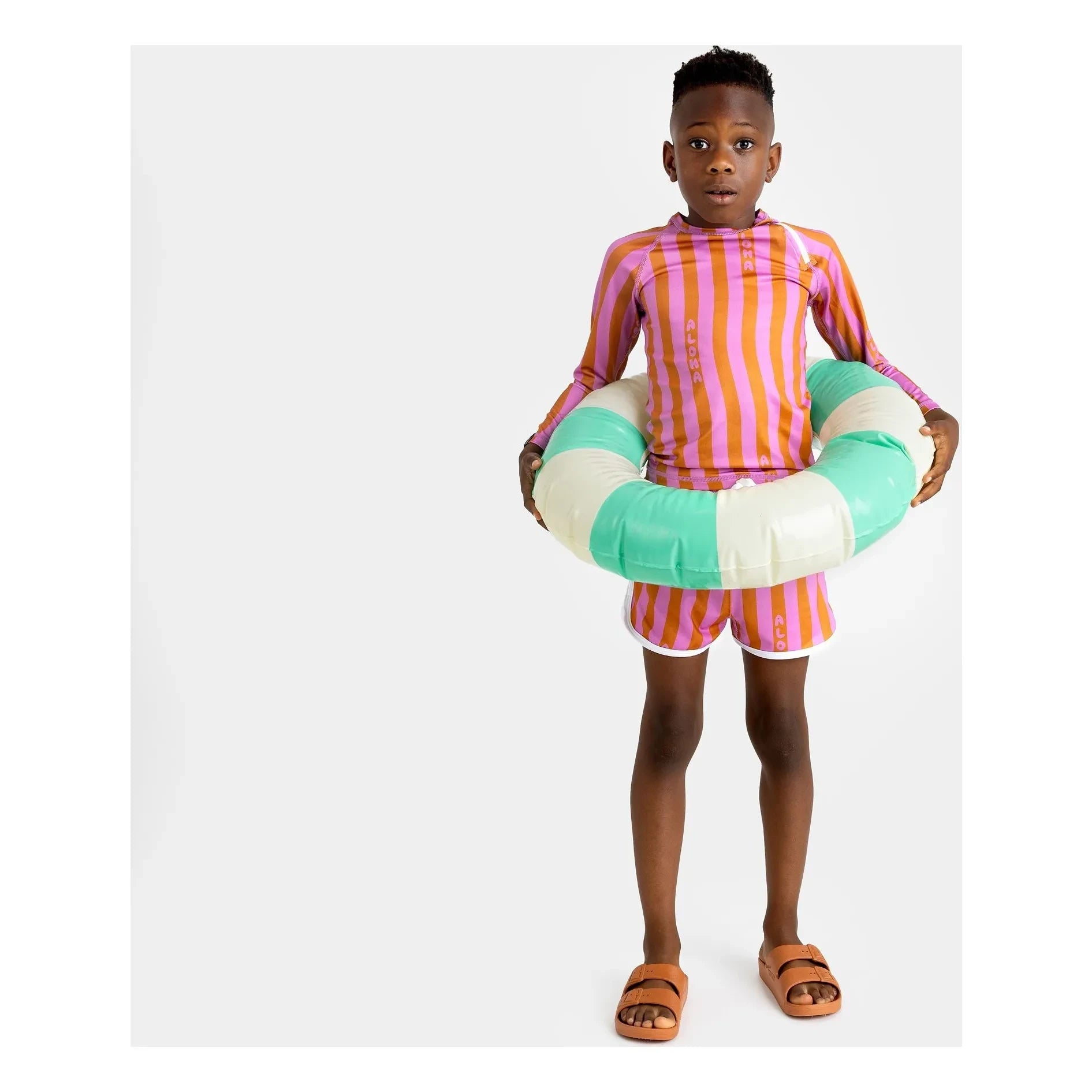 Beach & Bandits - Aloha Stripe Trunk UV-Bade-Shorts aus recycelten Fasern | Rosa