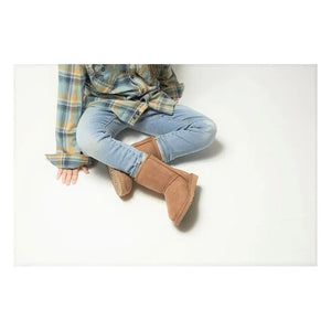 UGG - Classic II Fell-Wildlederstiefel | Karamell