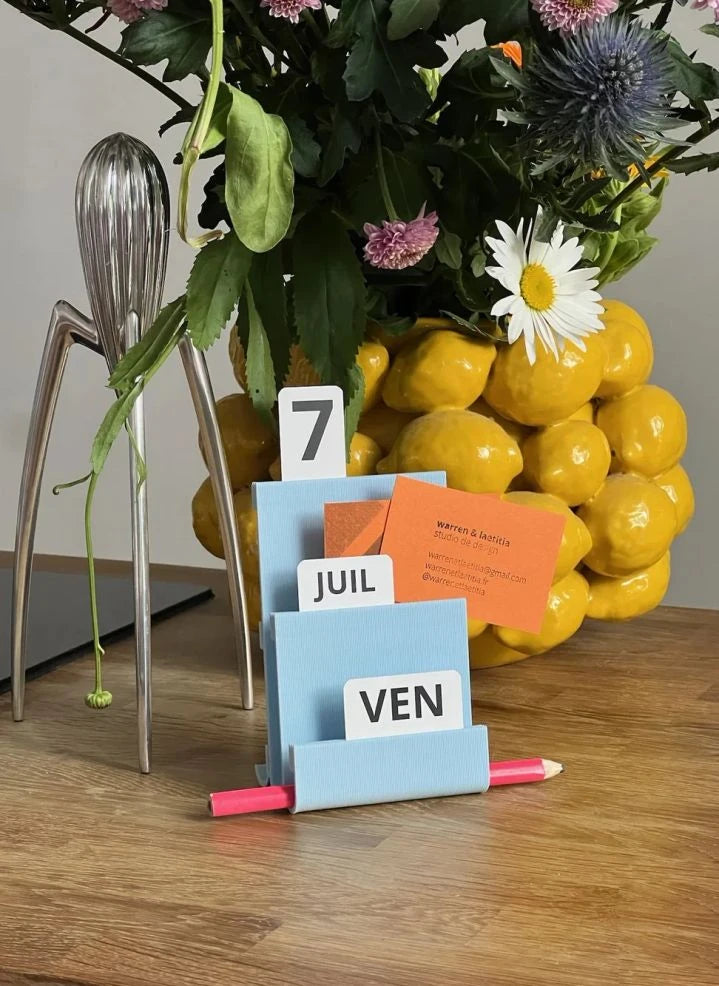 Warren & Laëtitia - Joes Perpetual Calendar | Hellblau
