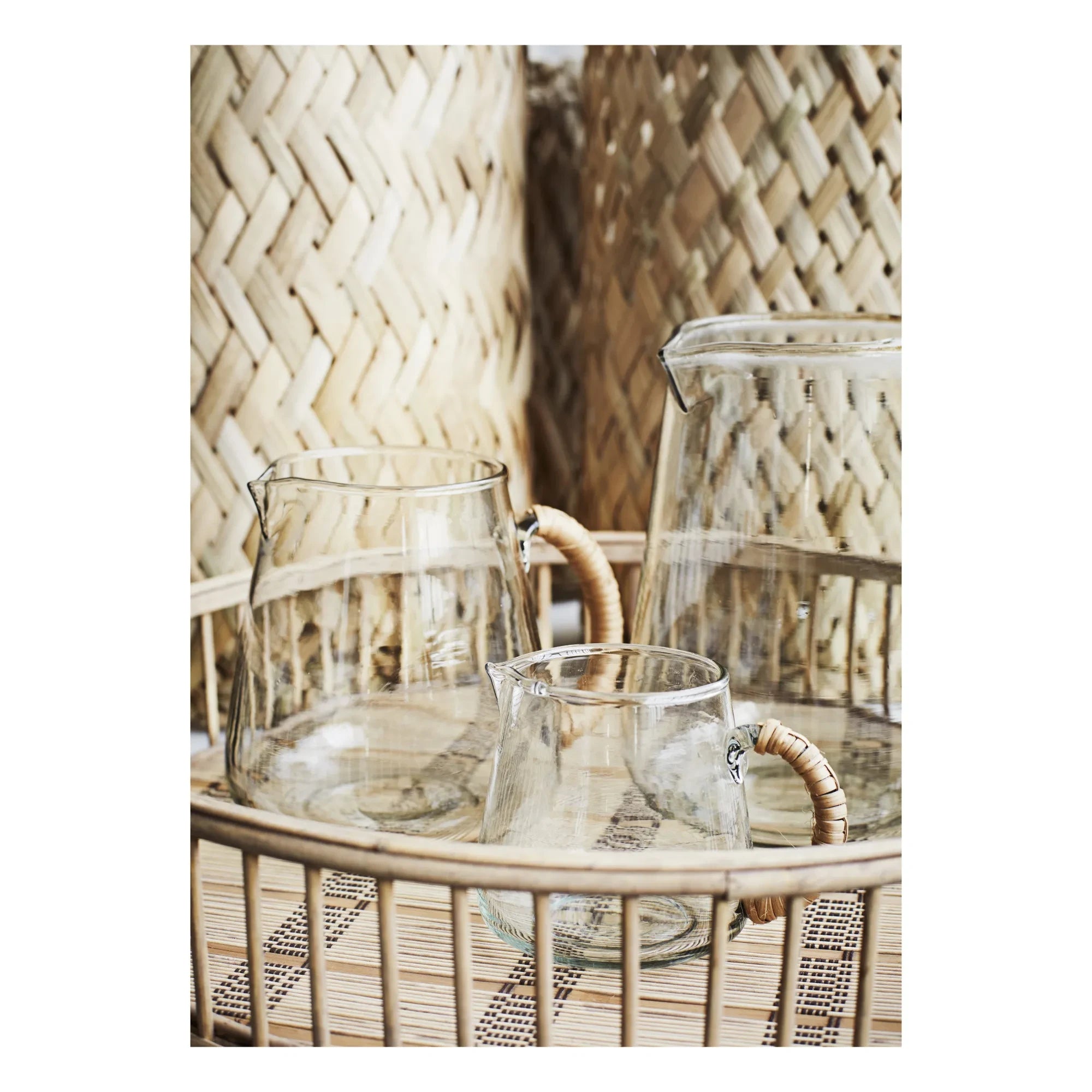 Madam Stoltz - Glas-Karaffe mit Bambusgriff | Transparent