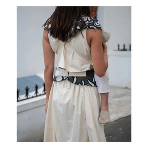 Mama Hangs - Babytrage Carry & Bloom | Khaki