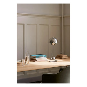 & Tradition - VP3 Flowerpot Tischlampe - Verner Panton, 1969 | Chrom
