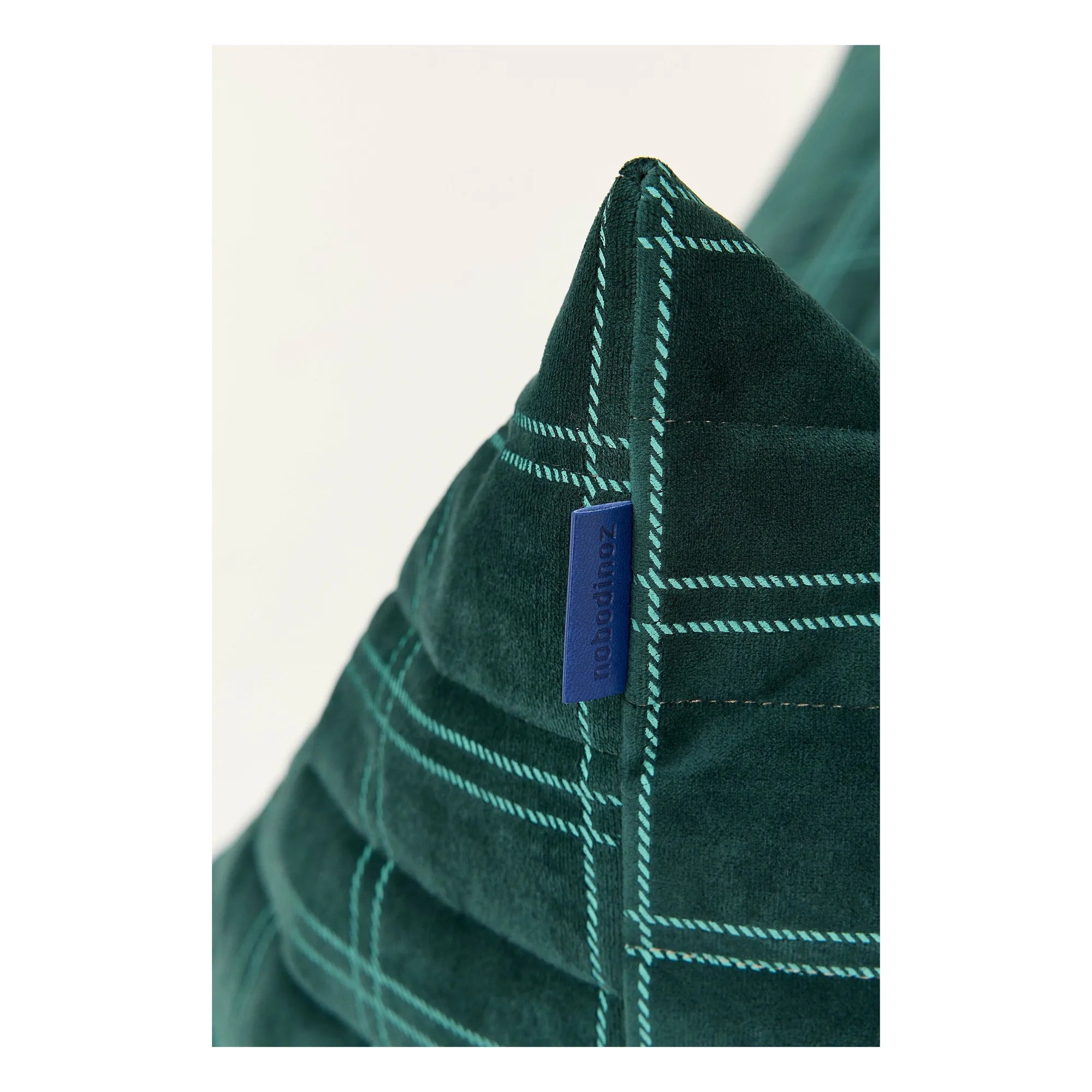 Nobodinoz – Lange Cord-Sitzsack | Grün
