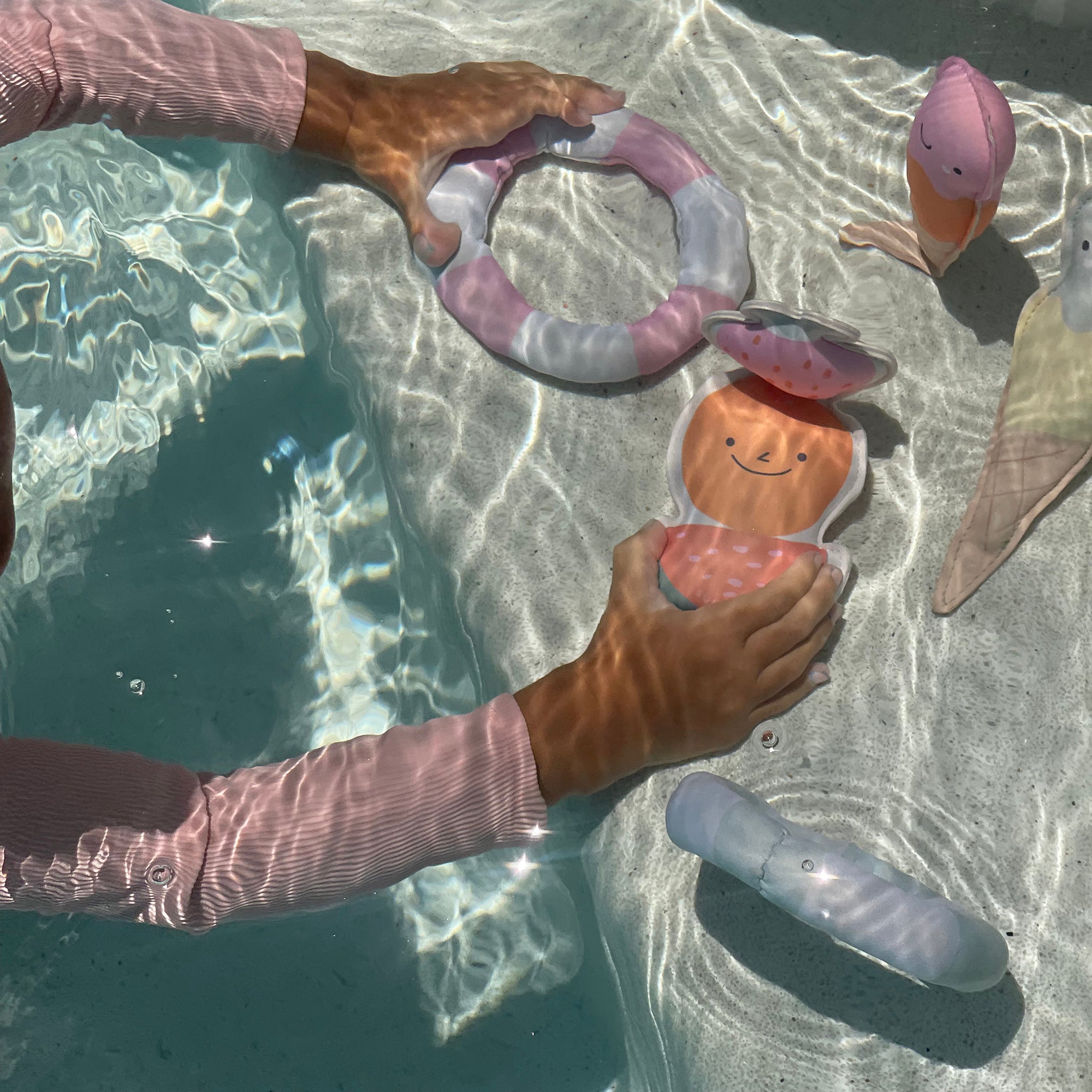 Sunnylife - Zuckerwatte Meer- und Pooltauchspielzeug