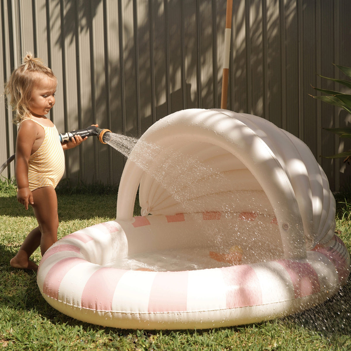 Sunnylife - Zuckerwatte Kinderplanschbecken mit Sonnendach