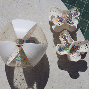 Sunnylife – Aufblasbarer Glitzer-Strandball „Cotton Candy“