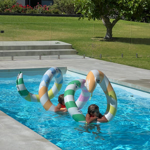 Sunnylife – Aufblasbare Riesenschlange für Poolspaß und Liege