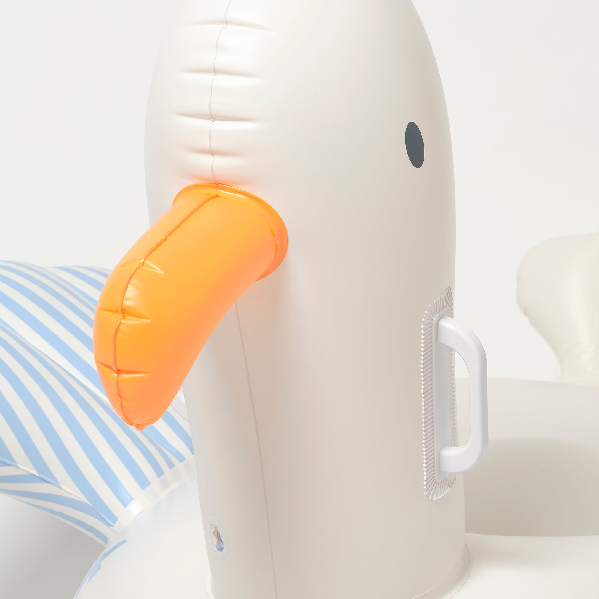 Sunnylife - Sammy Martı Binilebilir Şişme Deniz ve Havuz Çocuk Yatağı