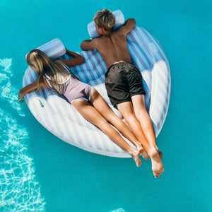 Sunnylife - Stole My Heart Aufblasbares Doppel-Pool- und Meeresbett
