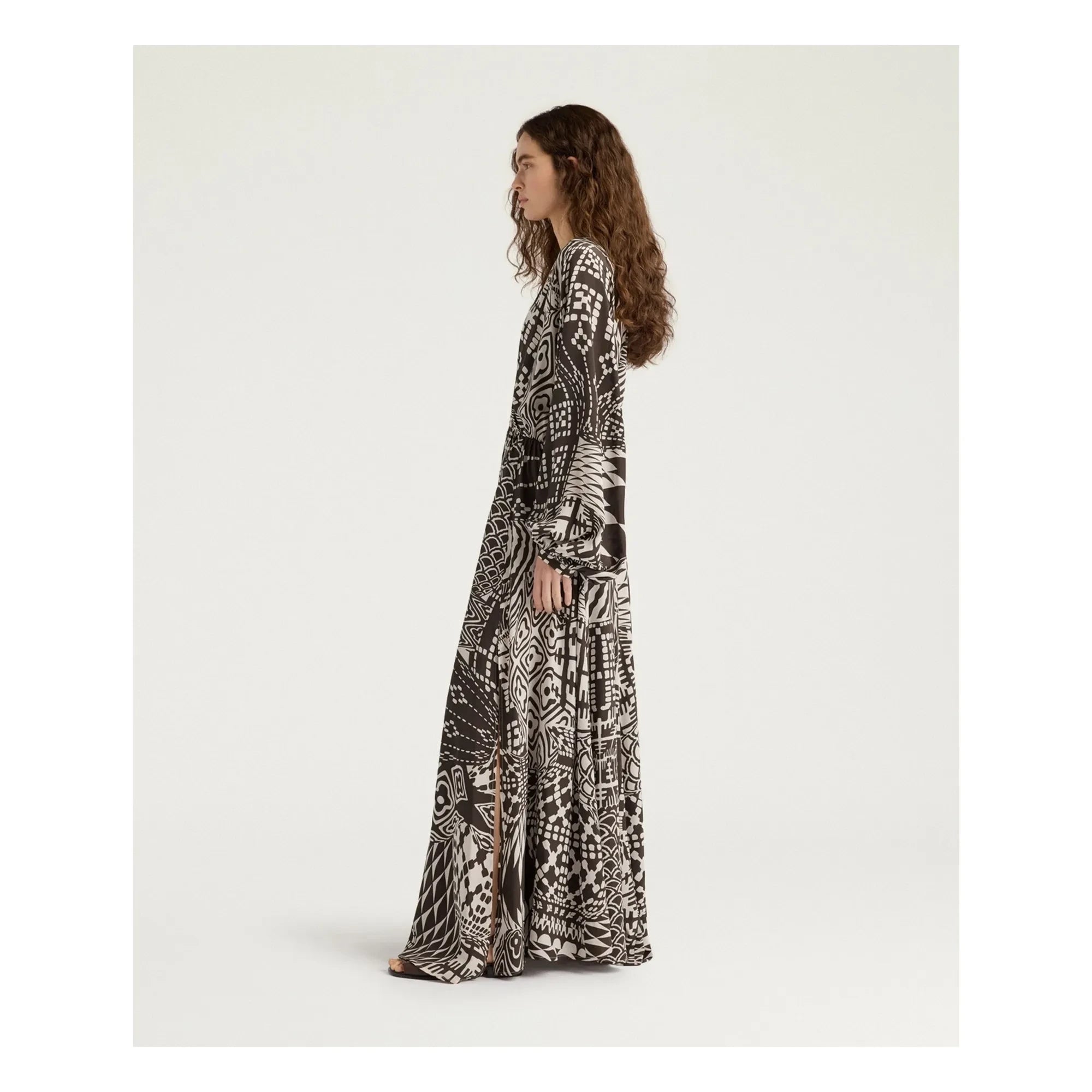 Momoni - Francisco Seidenkleid | Schokolade