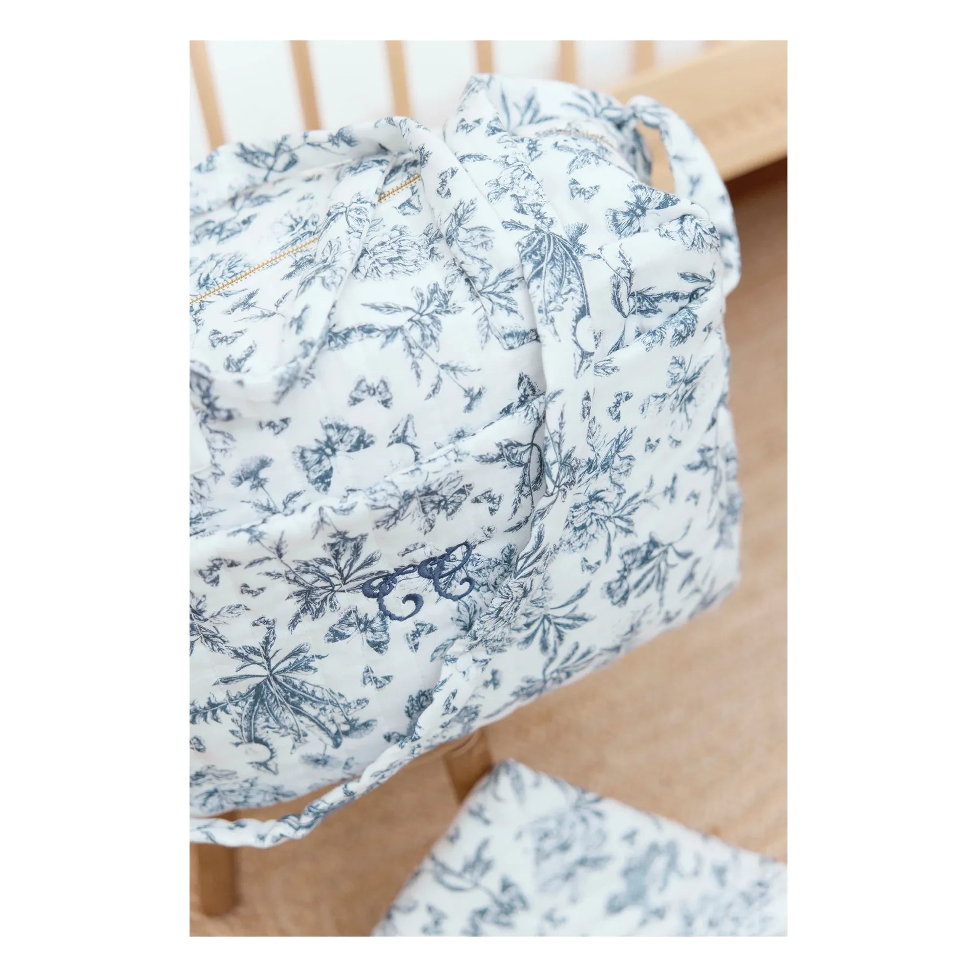 Tartine et Chocolat - Toile de Jouy Wickeltasche und Wickelunterlage | Marineblau