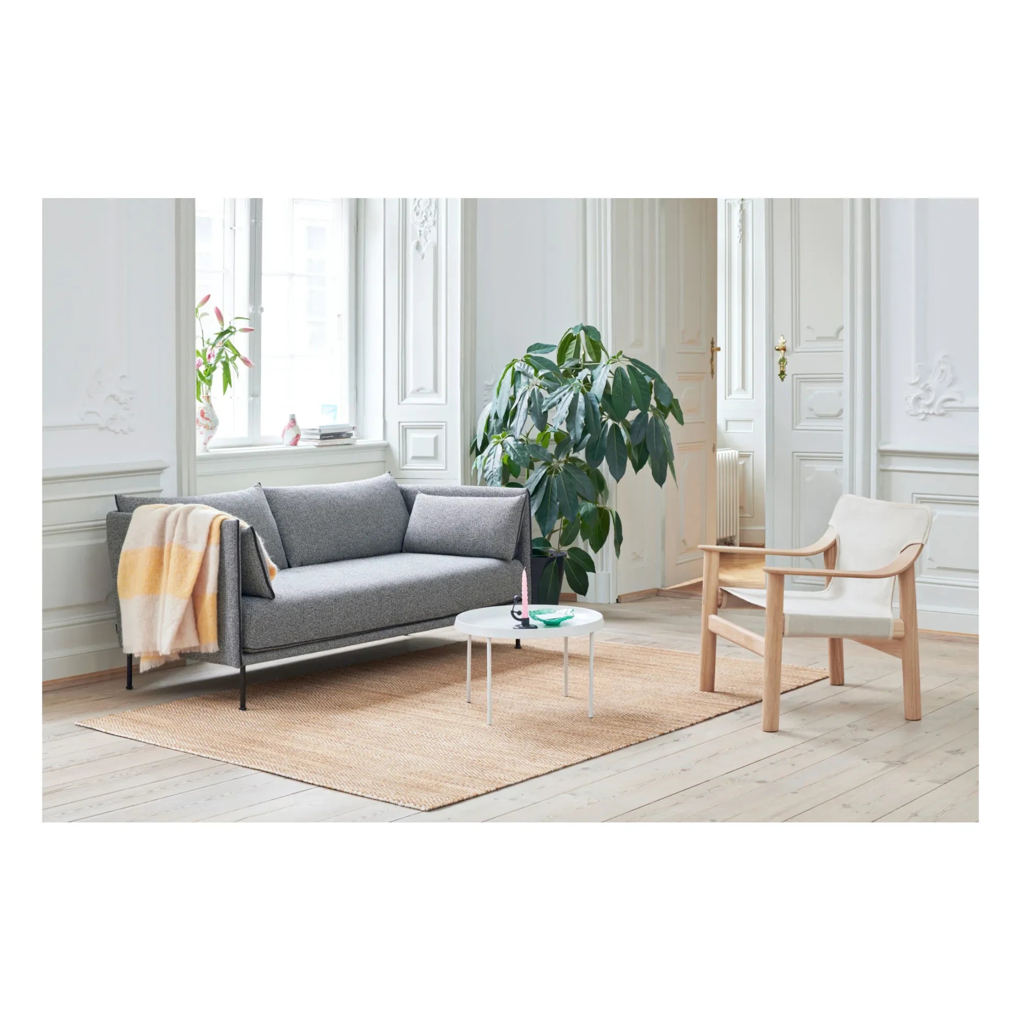 Hay - Bernard Oak and Canvas Sessel, Shane Schneck