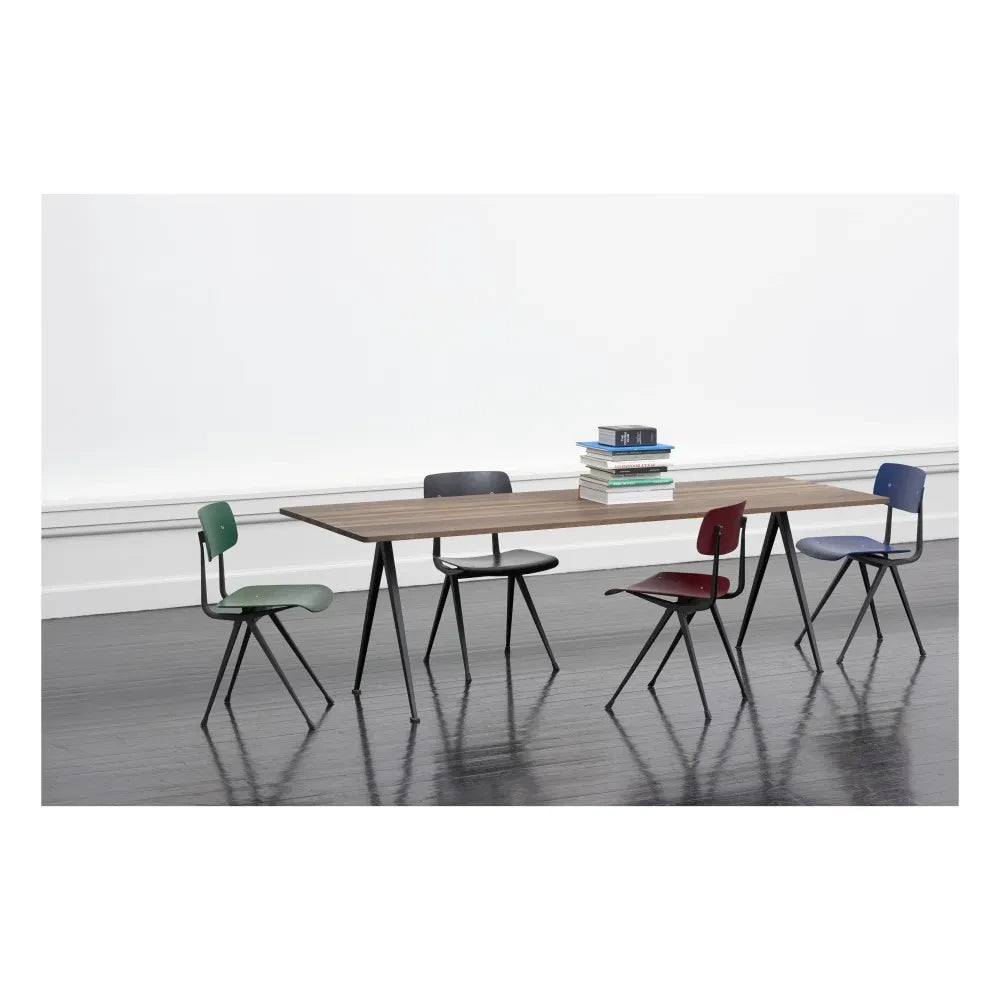 Hay - Result Farbiger Eichenstuhl - Friso Kramer & Wim Rietveld Re-Edition | Schwarz