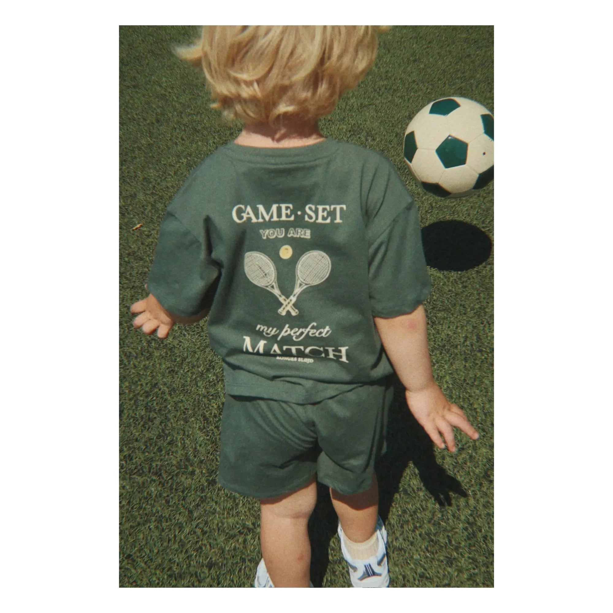 Konges Sløjd - Famo Tennis Bio-Baumwoll-T-Shirt und Shorts Set | Dunkelgrün