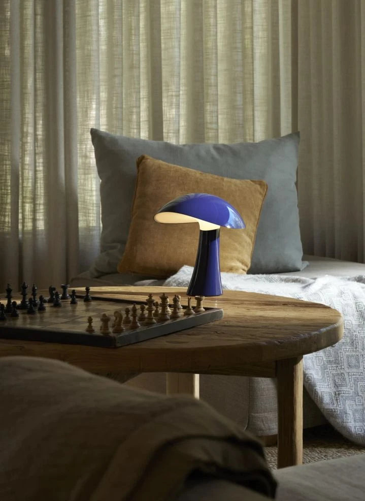 Louis Poulsen - Rumee Tragbare Tischlampe, Louis Poulsen | Nachtblau