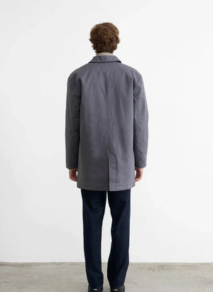 Edmmond Studios - Grauer Trenchcoat Radio