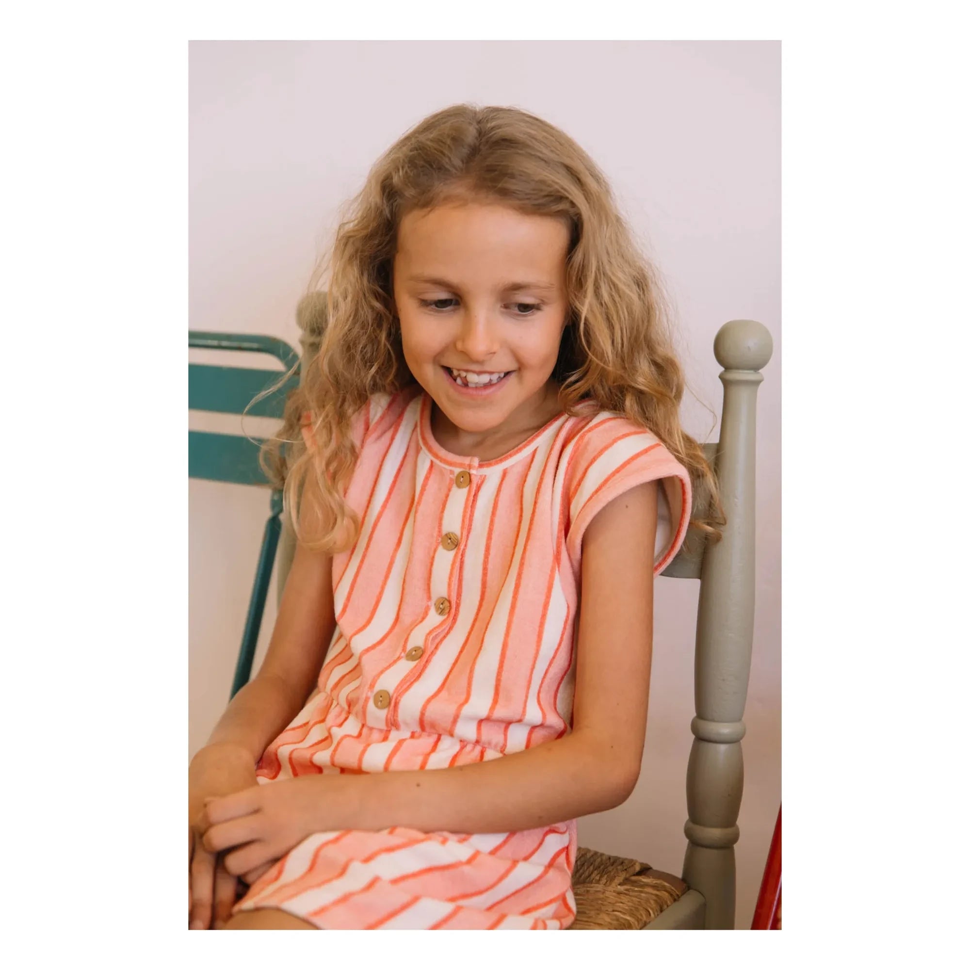 Studio Bohème - Loulou Gestreifter Bio-Baumwoll-Frottee-Overall | Rosa