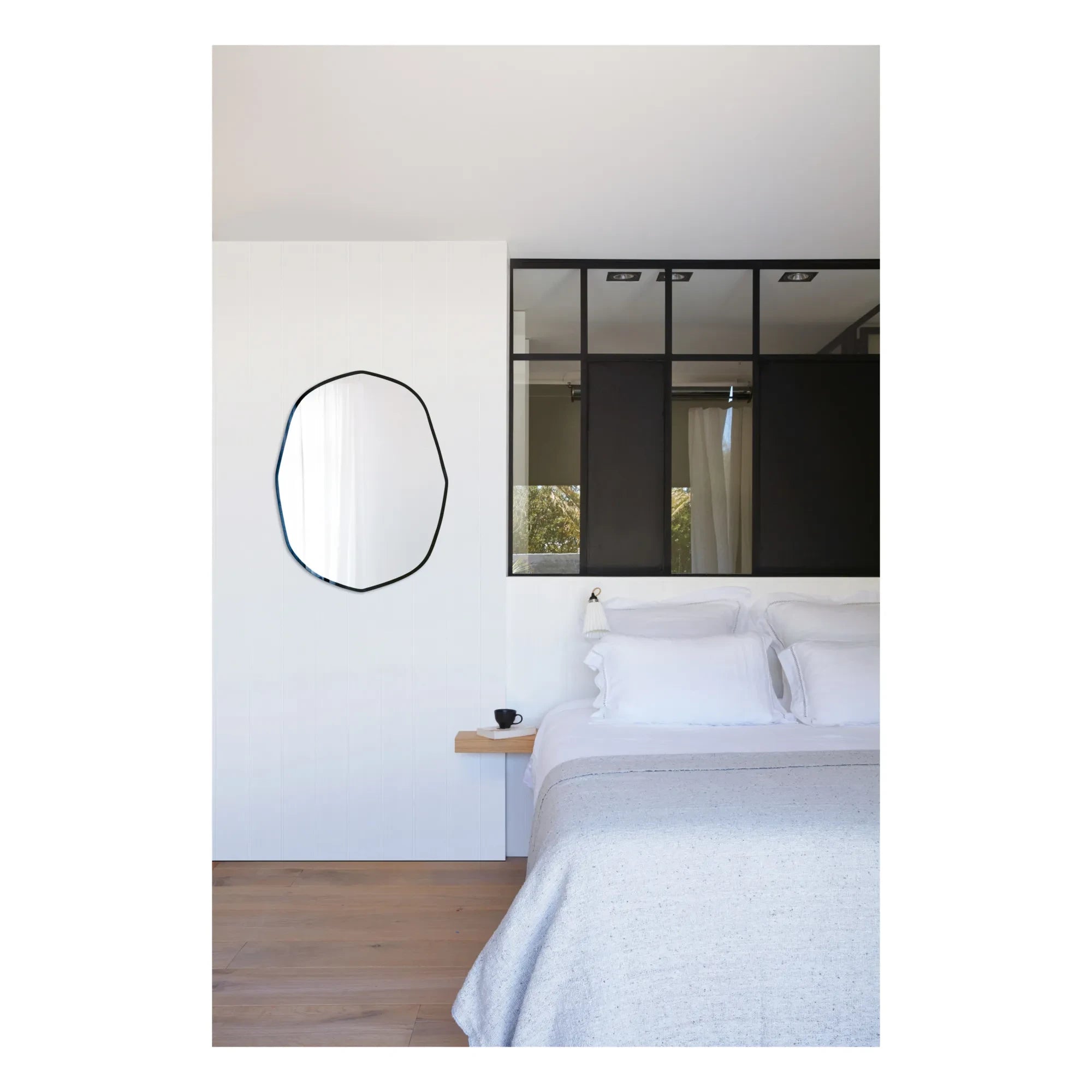 M Nuance - Extra Flach abgeschrägter schwarzer Konturspiegel - Asymmetrisch 66 x 85 cm | Schwarz