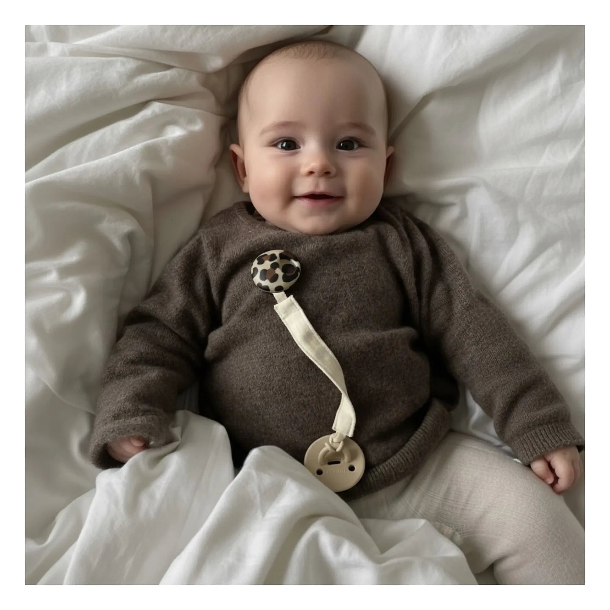 Elhée - Schnullerclip Pebble Graouu | Braun