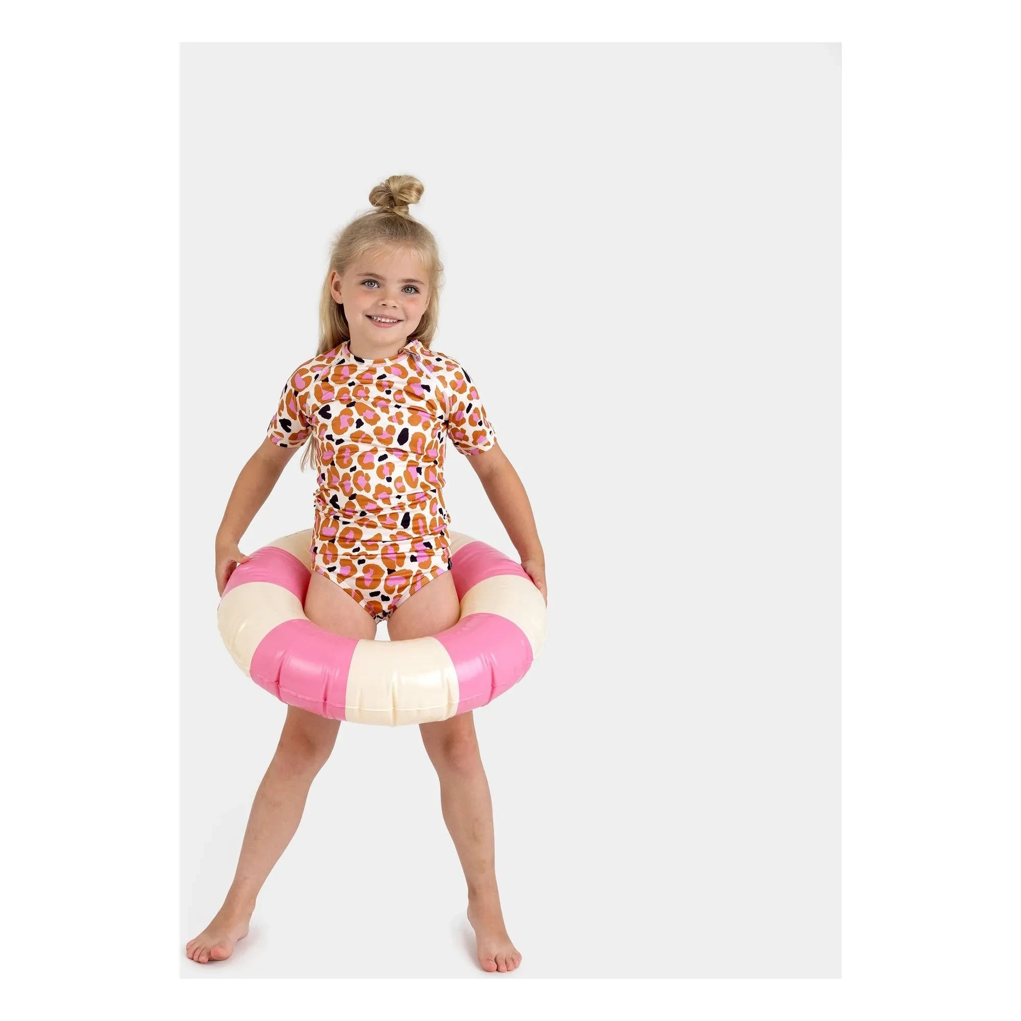 Beach & Bandits - Anti-UV-T-Shirt Candy Leopard aus recycelten Fasern