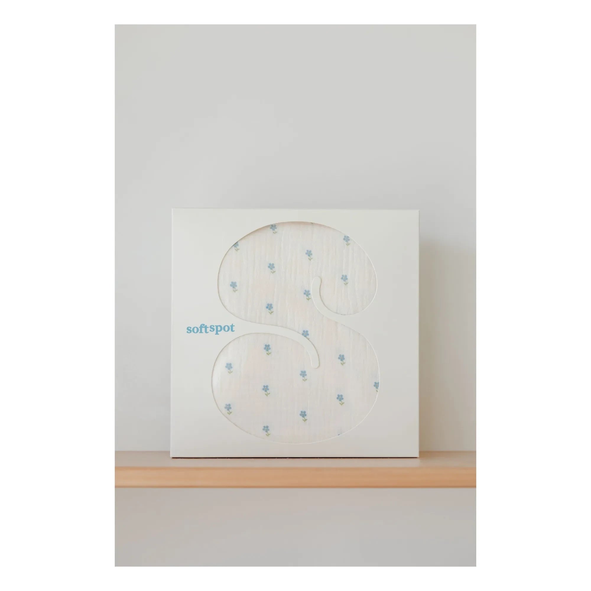 Soft Spot - Periwinkle Wickeltuch aus Bio-Baumwolle | Blau