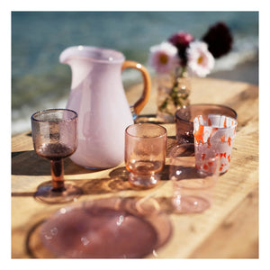 Madam Stoltz - Tasse mit gehämmertem Griff | Rosa
