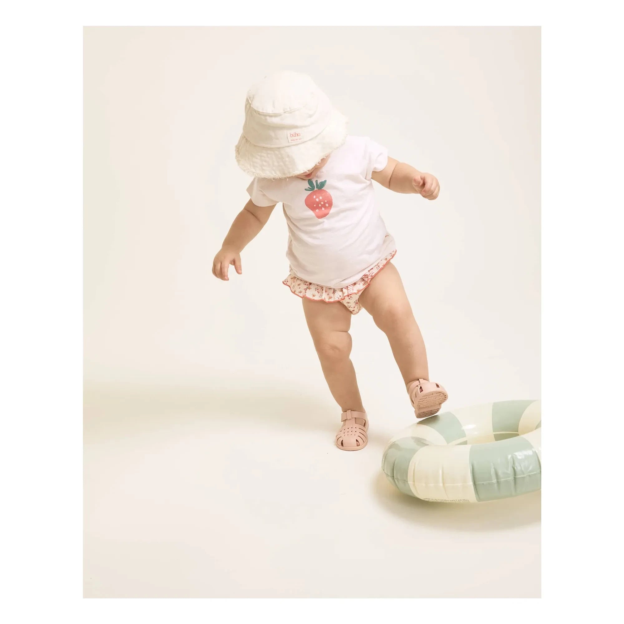 Búho - Bio-Baumwoll-Baby-T-Shirt mit Erdbeeren | Blassrosa
