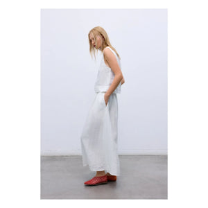 the new society - Melissa Strickrock | Weiß